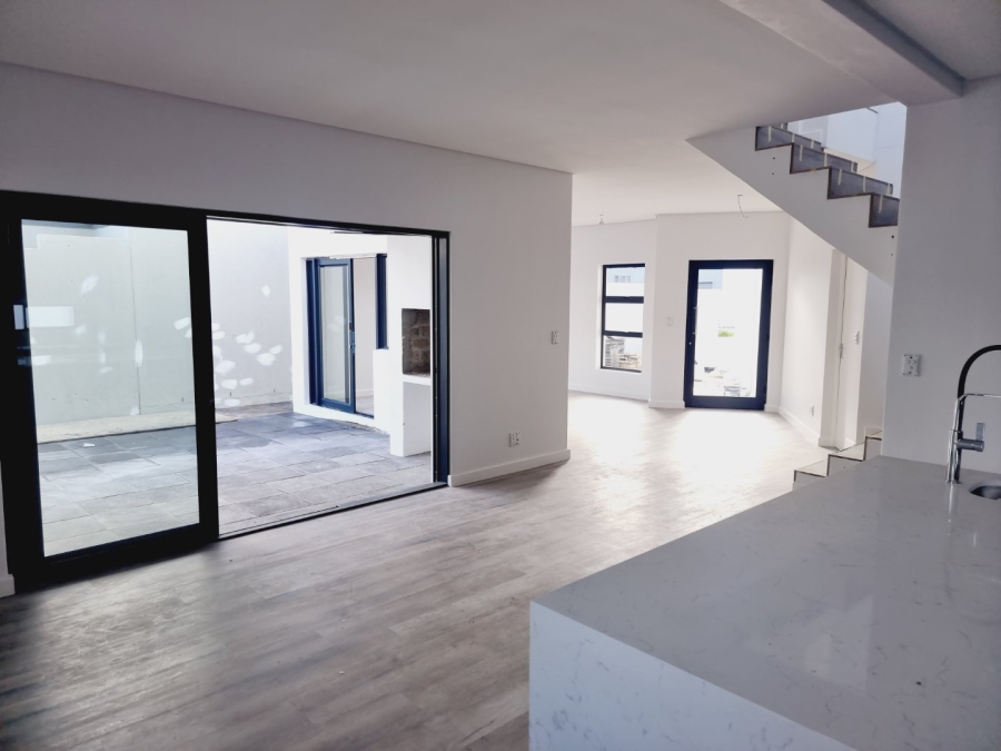 4 Bedroom Property for Sale in Sandown Western Cape